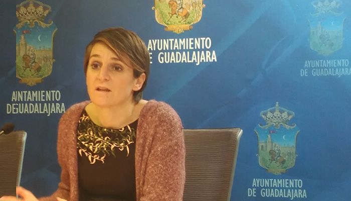 Ahora Guadalajara denuncia que el Ayuntamiento reduce en un 65% las ayudas para la compra de material escolar