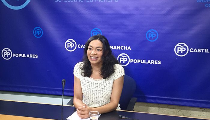 Alonso pide a Page que asuma responsabilidades políticas por mentir a los interinos docentes a los que dijo que no iba a despedir en verano