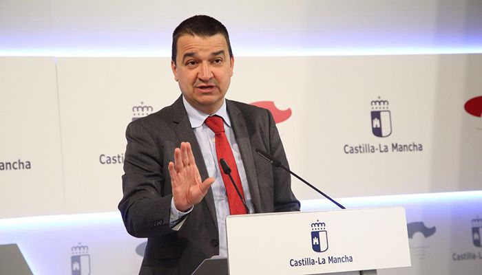 Castilla-La Mancha será la primera región en ampliar hasta los dos kilómetros la distancia de instalación de granjas a los núcleos urbanos