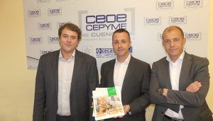 CEOE-Cepyme Cuenca recibe la memoria anual de Mercadona de parte de su director provincial