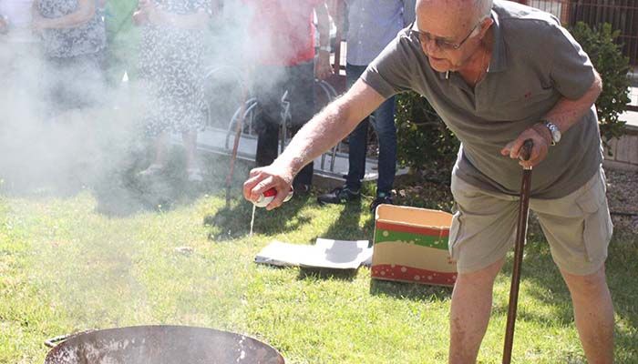 Comienza un reparto de extintores en Cabanillas a personas ancianas, para prevenir accidentes domésticos