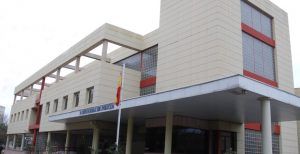 Cuatro mujeres golpean a un joven y le roban 150 euros, un reloj y una cadena en Guadalajara