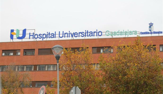 Dos trabajadores heridos al chocar un trailer con tres vehículos de obras públicas en la A-2 a su paso por Guadalajara