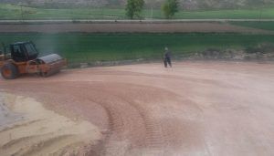 El Ayuntamiento de Huete arregla varios caminos rurales en el municipio