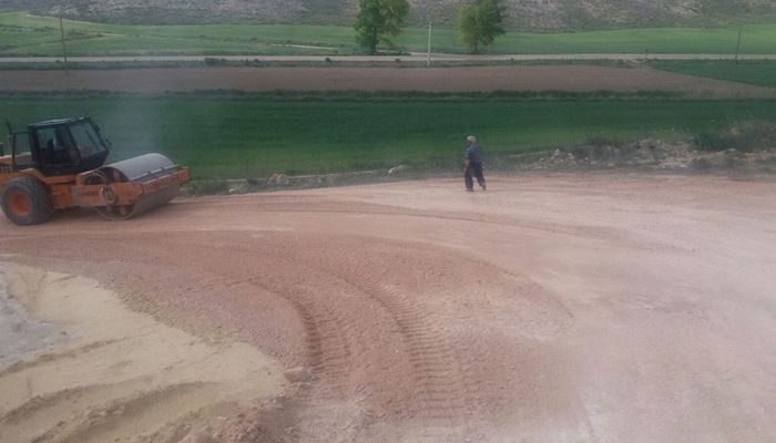 El Ayuntamiento de Huete arregla varios caminos rurales en el municipio