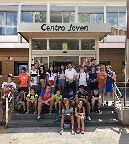 El concejal José María Martínez visita la Escuela de Verano Joven de Cuenca por la que pasarán cien participantes 3 El concejal José María Martínez visita la Escuela de Verano Joven por la que pasarán cien participantes