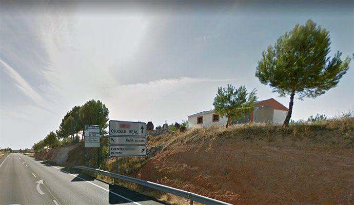 Fallece una persona al calcinarse su coche al paso por Villaescusa de Haro