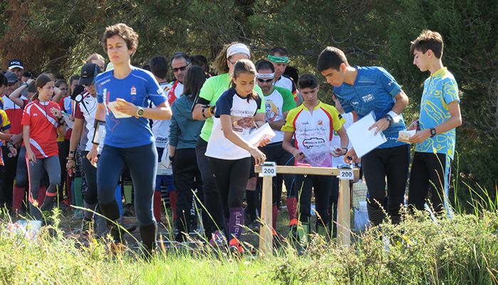 Florencio García y Esmeralda Ruiz se impusieron en Buenache de la Sierra en la octava prueba del XI Circuito de Orientación