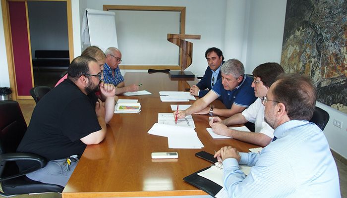 La Gerencia Municipal de Urbanismo expone a los vecinos del Cerro de la Horca el calendario de actuaciones para la finalización de la urbanización del sector