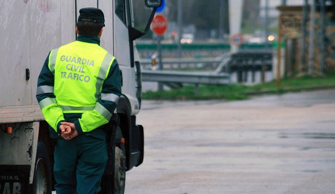 La Guardia Civil detiene en Guadalajara a un camionero con una tasa de alcohol de 1,09 miligramos