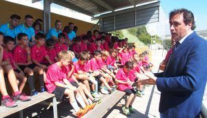 Mariscal recalca la importancia de la disciplina y los valores deportivos en el XIV Campus de Fútbol “Ciudad de Cuenca”