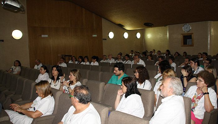 Neurología del Hospital de Cuenca valora en Sesión Clínica la actualización del Código Ictus en el Servicio de Salud de Castilla-La Mancha