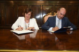 patricia franco y jos manuel latre firman el convenio empleo 2018 | Liberal de Castilla