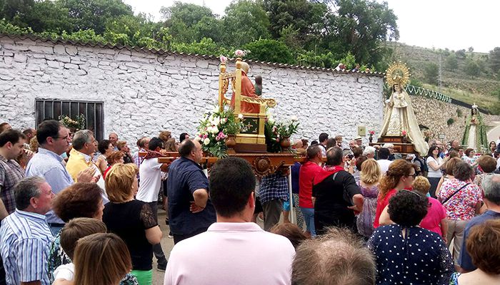 Prieto aplaude el esfuerzo de los pueblos por mantener vivos sus lazos de unión con los municipios vecinos