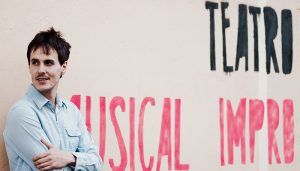 Raúl Beatmac “Creo que todo el mundo debería estudiar teatro y música, es lo que nos hace personas más virtuosas”