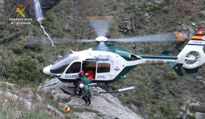 Rescatan en helicóptero a una pareja de Guadalajara que se accidentó en los Pirineos