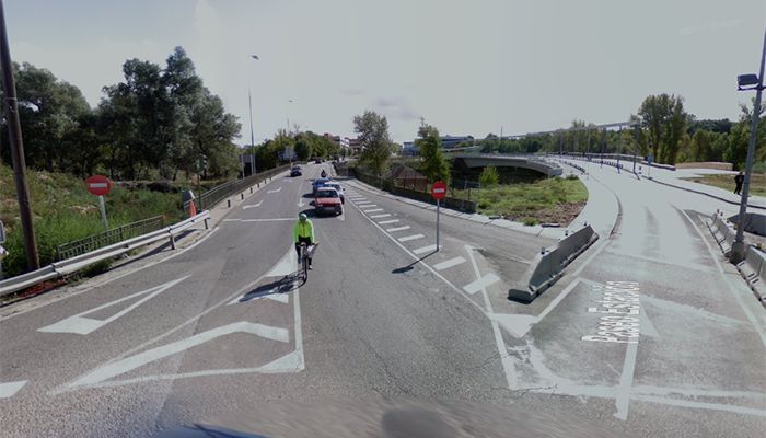 Román saca al PSOE de su letargo La ejecución de la glorieta del puente árabe, pendiente de la autorización de la CHT