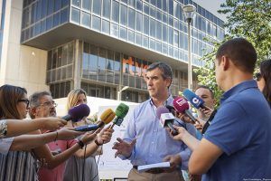 Román: “Queremos que hacer de la Plaza del Concejo un espacio abierto y funcional en el que se dé protagonismo al ábside de San Gil”