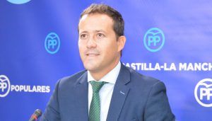 Velázquez califica de vergonzoso el empeño de Page por volver al despilfarro para luego esconder facturas en los cajones