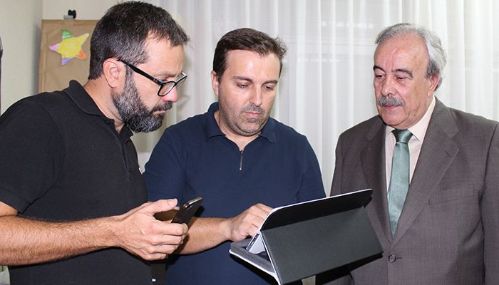 Cerca de 600 escolares de 12 centros educativos de Guadalajara utilizarán tabletas digitales en lugar de libros el próximo curso