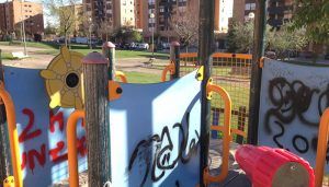Ciudadanos exige a Mariscal que ejecute la partida pactada en 2017 para el arreglo de los parques infantiles y gerontológicos