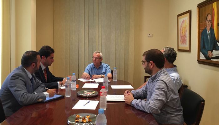 Cs C-LM se reúne con el Colegio de ingenieros de Caminos, Canales y Puertos para abordar los principales retos en esta materia en la región