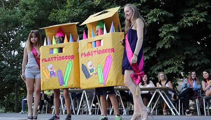 'El lago de los cisnes' y 'Yo hice la EGB', mejores disfraces infantiles de San Roque en Sigüenza 1 'El lago de los cisnes' y 'Yo hice la EGB', mejores disfraces infantiles de San Roque en Sigüenza