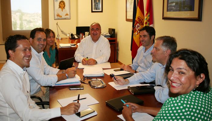 El PP exige a Page que pague, con carácter inmediato, el 1,5% que debe a los empleados públicos desde que se aprobaron los PGE