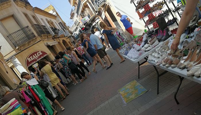 El XXI Mercadillo del Comercio de San Clemente sirvió para liquidar stock del comercio