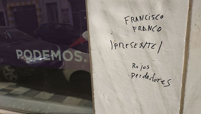 Escriben “Francisco Franco, ¡presente! Rojos perdedores” en la sede de Podemos Cuenca