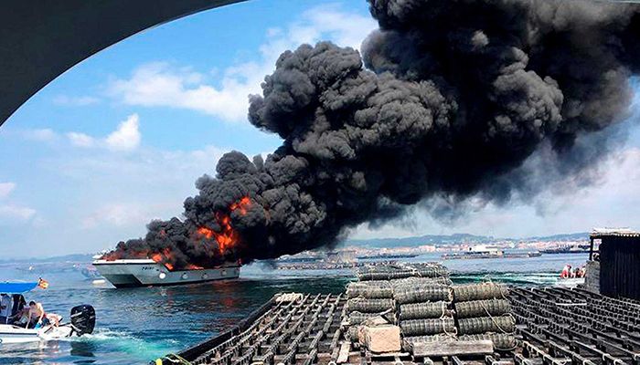 Fallece el vecino de Guadalajara herido en el incendio del catamarán de O Grove