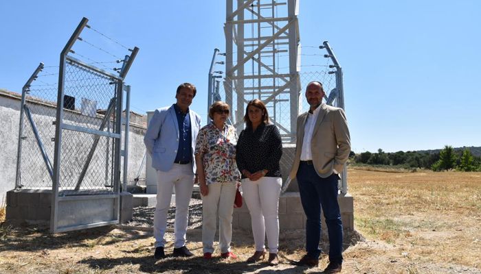 La Junta destaca la instalación de antenas de 4G alimentadas con fibra óptica para facilitar la migración en el futuro a la tecnología 5G