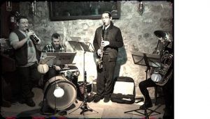 La Orquestina de la Abuela Pina rescatará esta noche en la Plaza de la Merced canciones de antiguas verbenas