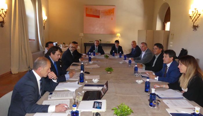 La patronal conquense trabajará para avanzar en aspectos claves para la provincia en los próximos meses