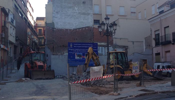 Las máquinas ya trabajan en la remodelación de la Plazuela de Don Pedro