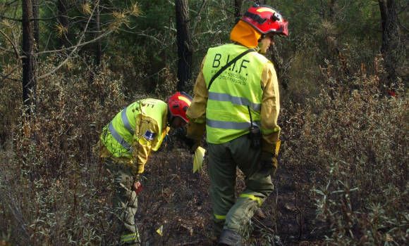 Los agentes medioambientales de Castilla-La Mancha acuden a los incendios con los equipos de protección caducados