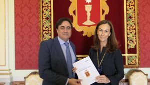 Los más de 550 empleados del Ayuntamiento de Cuenca podrán acceder a las ventajas en Liberbank 2 Los más de 550 empleados del Ayuntamiento de Cuenca podrán acceder a las ventajas en Liberbank