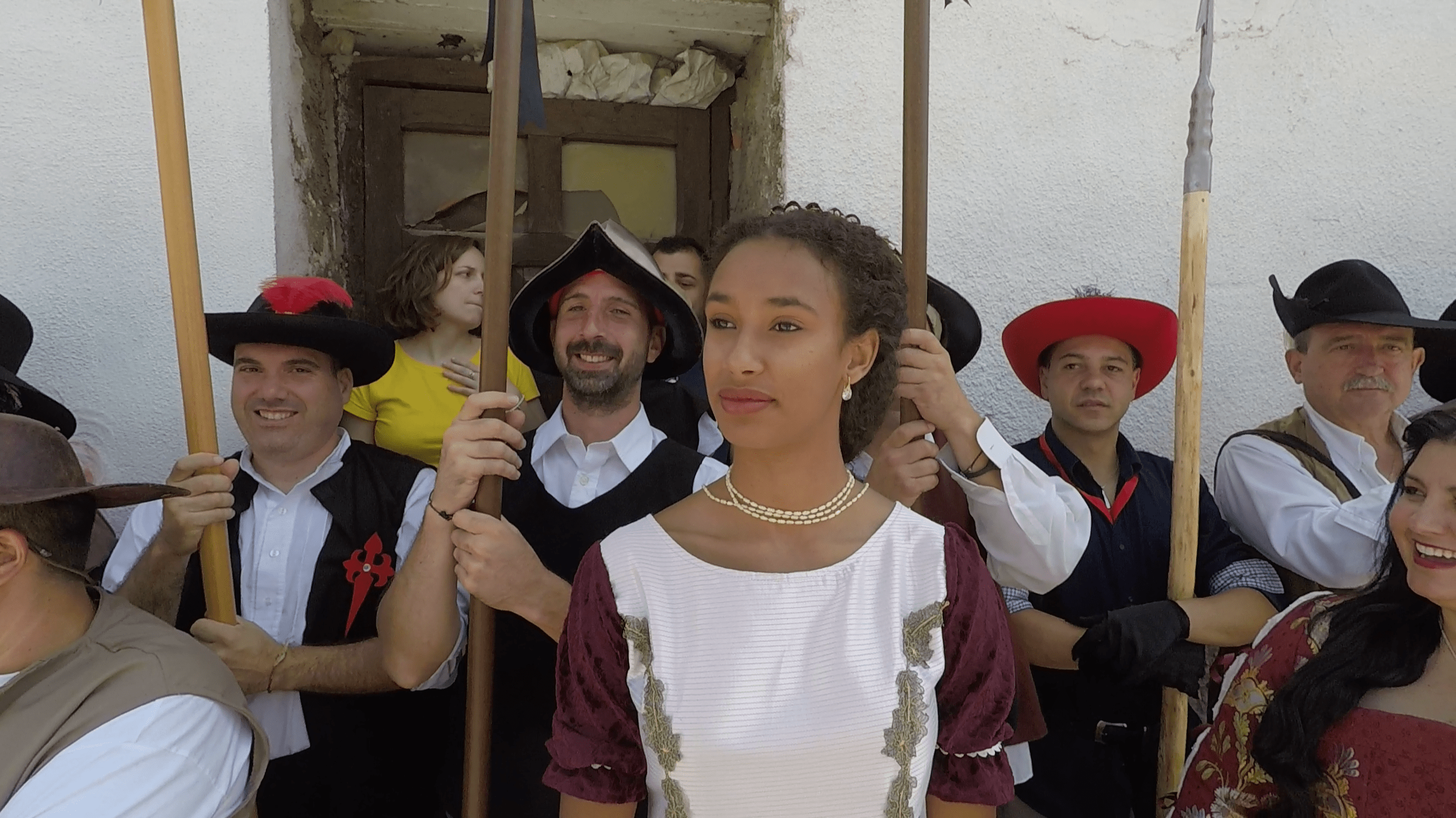 Huélamo. En el V Centenario de Julián Romero, escultura, nombramientos y, en la mente de María Vicente, los Juegos Olímpicos de la Juventud en Buenos Aires.