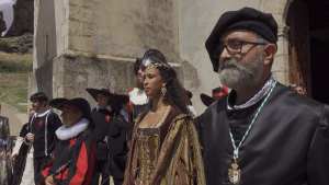 La princesa del atletismo, María Vicente, Comendadora en Huélamo 2 vlcsnap 00326