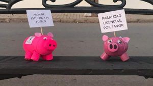 Colocan casi 2.000 cerditos en Mota del Cuervo en contra de las macrogranjas