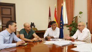 Delegación del Gobierno y CHJ tratan el futuro del Júcar en Albacete