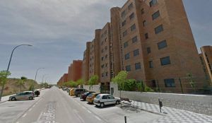 Desalojan un edificio en Cuenca por un incendio y tienen que atender a varias personas