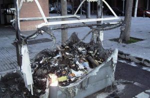 Dos menores detenidas por quemar contenedores en las inmediaciones de la Plaza de Toros de Cuenca