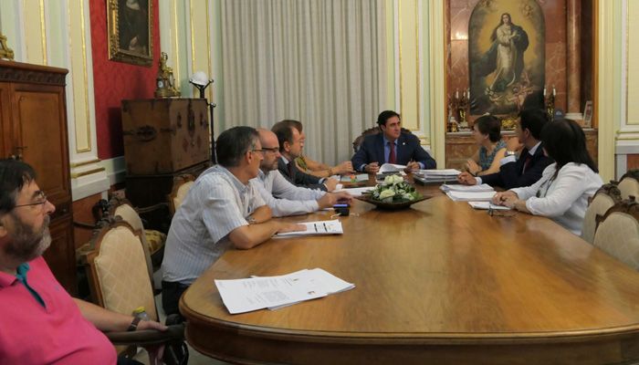 El Ayuntamiento de Cuenca aprueba la restauración de la Torre de Mangana y el acondicionamiento de los senderos de subida al Casco Antiguo