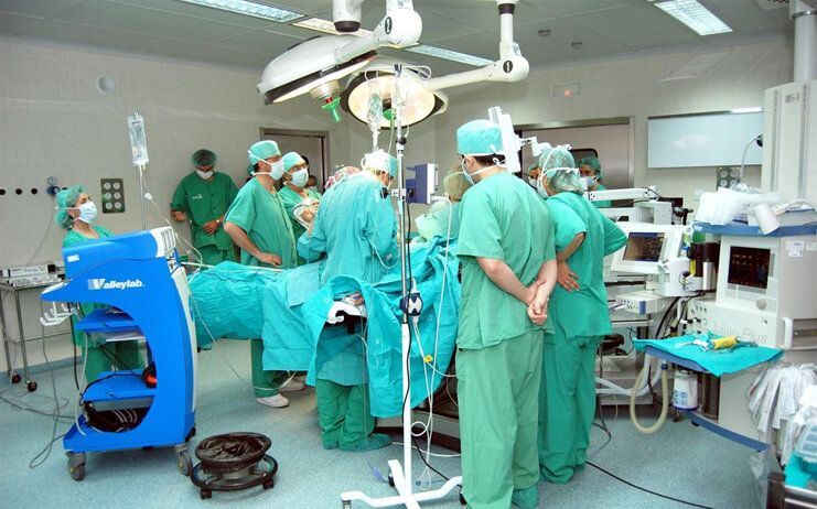 El PP denuncia el gran engaño de Page al publicar en la web oficial que han sido operados casi 12 mil pacientes que esperaban en los tramos más largos