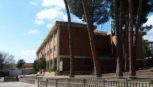 El Taller de Empleo de Mantenimiento de Edificios realiza numerosas reparaciones en el Colegio Fuente del Oro