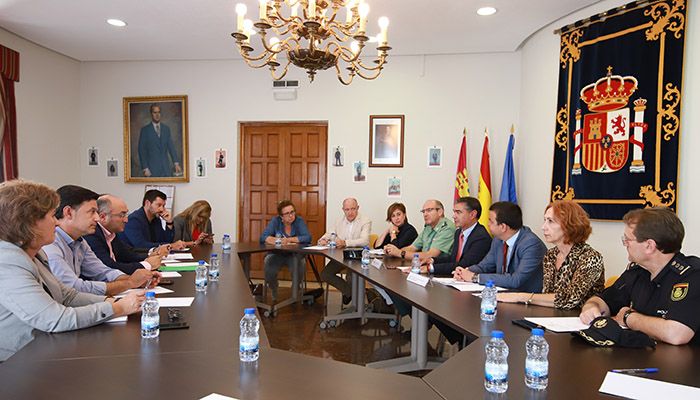 González Ramos ofrece “toda la colaboración” de las Fuerzas y Cuerpos de Seguridad del Estado para garantizar el control de la trazabilidad en el sector vitivinícola