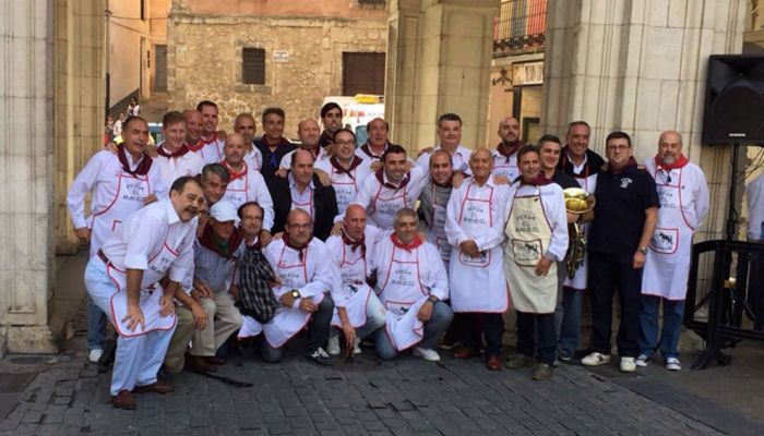 Julián Rodríguez Soriano, “Sorianito”, y la Taberna de Jovi, premiados por la peña El Mandil