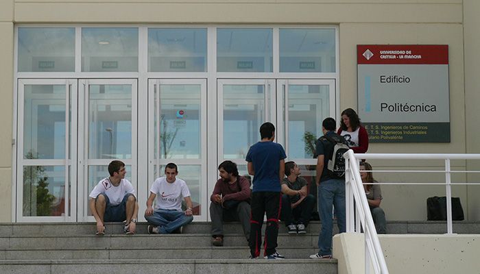 La Escuela de Caminos de la UCLM acercará el papel de la ingeniería civil a la sociedad coincidiendo con el 20 aniversario de su creación 1 La Escuela de Caminos de la UCLM acercará el papel de la ingeniería civil a la sociedad coincidiendo con el 20 aniversario de su creación