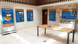 La exposición de piezas artesanas en paja en la Posada del Cordón se prolonga hasta finales de octubre